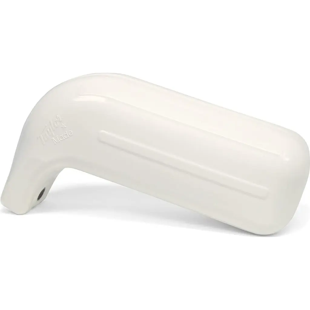 square-low-freeboard-fender-white-31007.webp